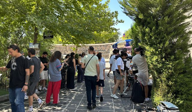 Diyarbakır On Gözlü Köprü’de “Fırtına kız” çekimi