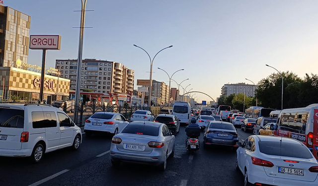 Diyarbakır sıcağında yol çilesi!