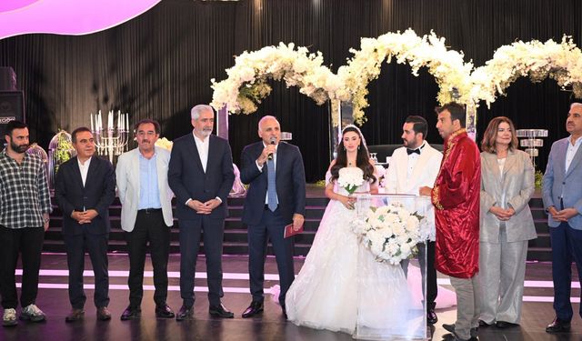 Diyarbakır’da iş dünyasını ve siyaseti buluşturan düğün