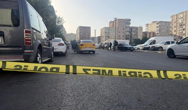 Diyarbakır’da tartıştığı eşinden kaçan kadın silahlı saldırıya uğradı:3 Yaralı