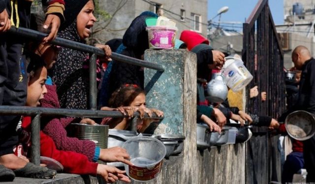 Gazze'de 29'u 5 yaş altında çocuk olmak üzere 99 kişi açlıktan öldü