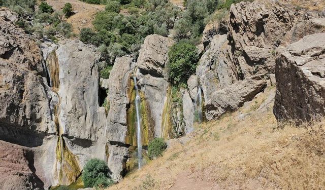 Hakkari'nin saklı cenneti Marinüs Şelalesi