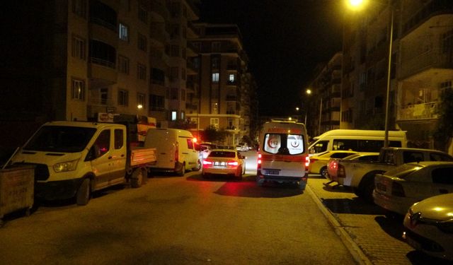 Yaşlı kadın evinde yarı çıplak halde ölü bulundu