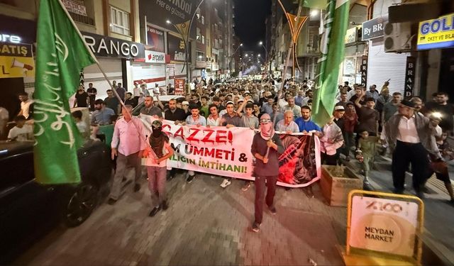 Mardin, Gazze için gece sokağa döküldü