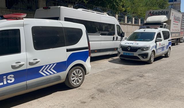 Silahını temizlerken mermi patladı: 1 yaralı