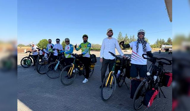 Şanlıurfa’da, orman yangınlarına dikkat çekmek için pedal çevirdiler