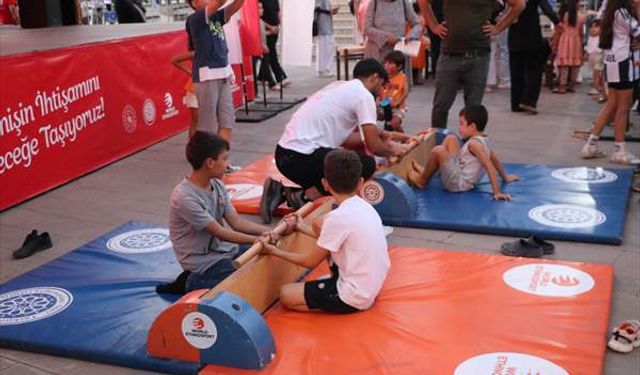 Siirt'te çocukların yüzü güldü