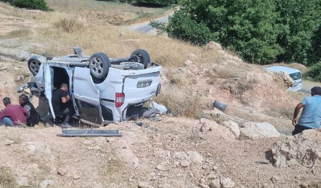 Şırnak'ta kontrolden çıkan araç takla attı: 7 yaralı