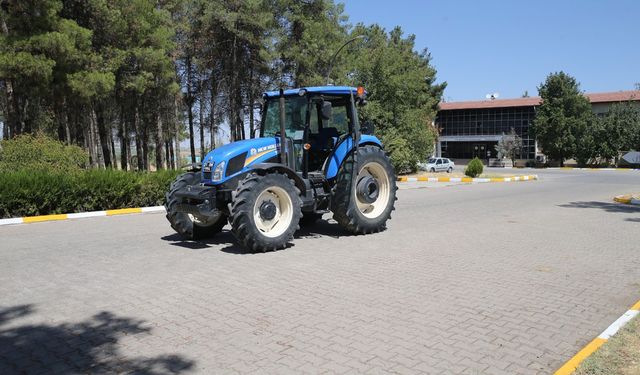 Diyarbakır’da çiftçiler, traktörlerini artık sürücüsüz kullanabilecek!