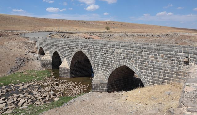 Diyarbakır’da asırlara meydan okuyan iki köprü