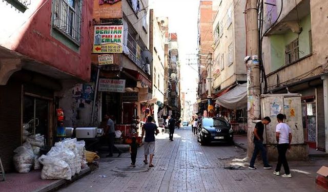 Diyarbakır’da gün ortasında 13 yaşındaki çocuğa toplu tecavüz girişimi!