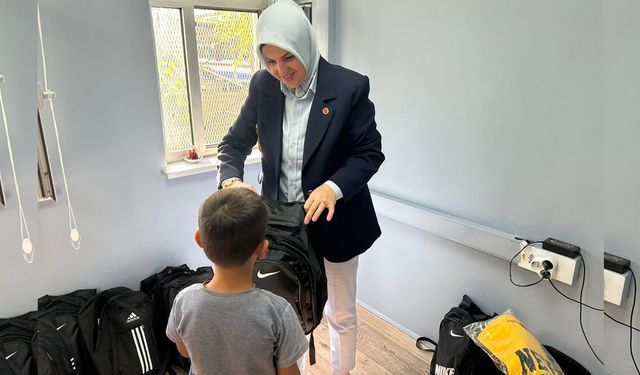 Diyarbakır’da muhtar anadan öğrencilere anlamlı destek