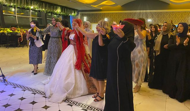 Diyarbakır'da sıra dışı düğün: Damat telefonla düğününe bağlandı