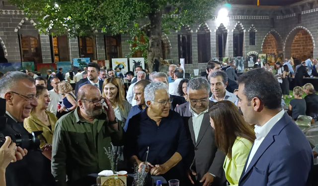 Diyarbakır'daki bu konakta bir araya geldiler