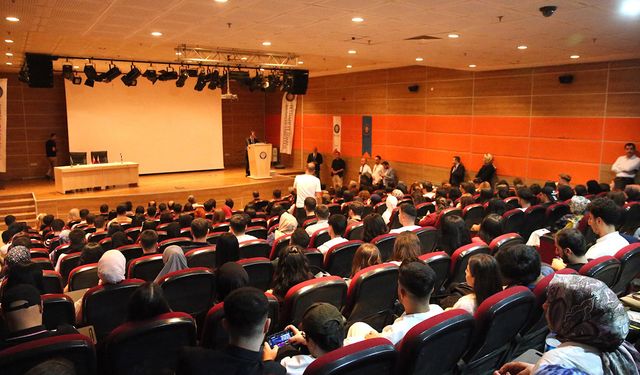 Diyarbakır Dicle Üniversitesi'nde ilk dersin konusu "Gazze" oldu