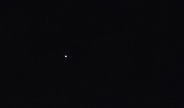 Gökyüzünde görülen esrarengiz ışık merak konusu oldu