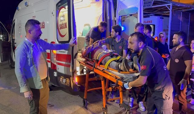 Adıyaman’da otomobil şarampole yuvarlandı: 2 ağır yaralı