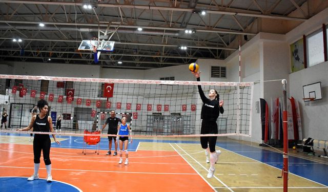 Diyarbakır’da filenin sultanları lige hazır