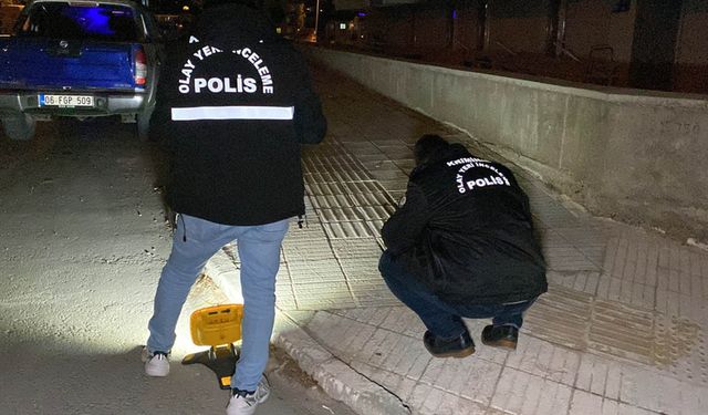 Husumetlilerini kovalayıp kaza yaptıktan sonra kurşun yağdırdılar