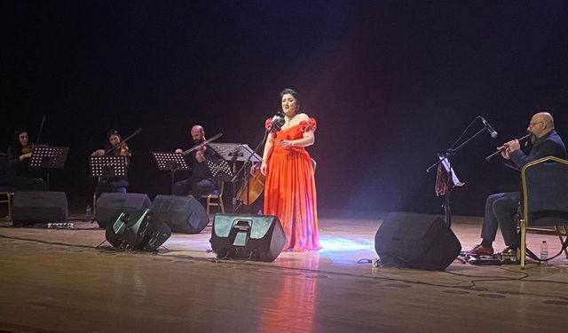 Kürt Soprano Pervin Chakar’dan Diyarbakır’da büyüleyen konser