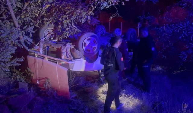 Polisten kaçan otomobil şarampole uçtu: 2 yaralı