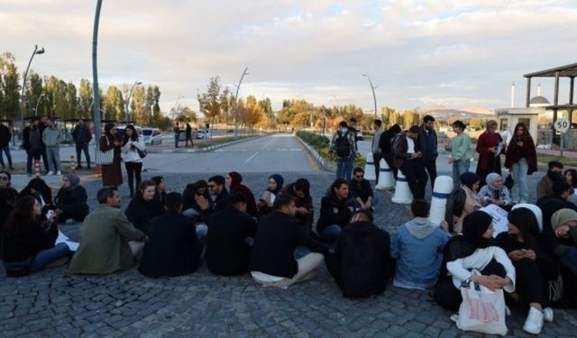 Rojin Kabaiş için öğrenciler 13 gündür eylemde