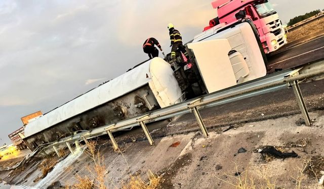 Viranşehir’de mazot yüklü tanker otomobile çarptı: Aynı aileden 6 yaralı