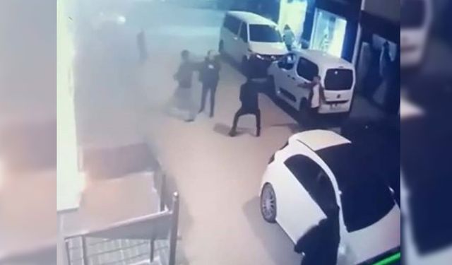 Van'da baba ve oğlunun öldürülme anı kamerada