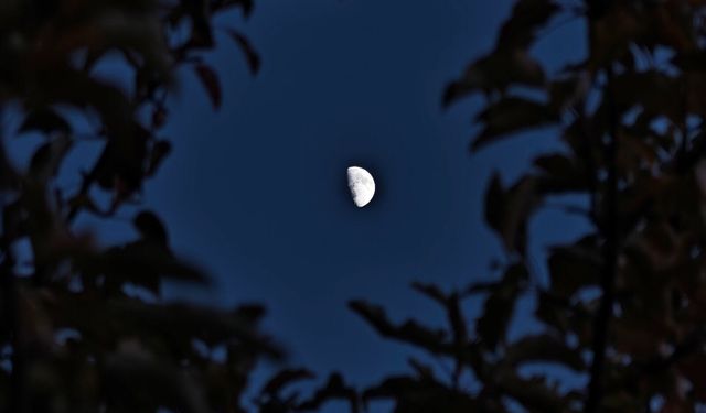 Yarım ay manzarası hayran bıraktı
