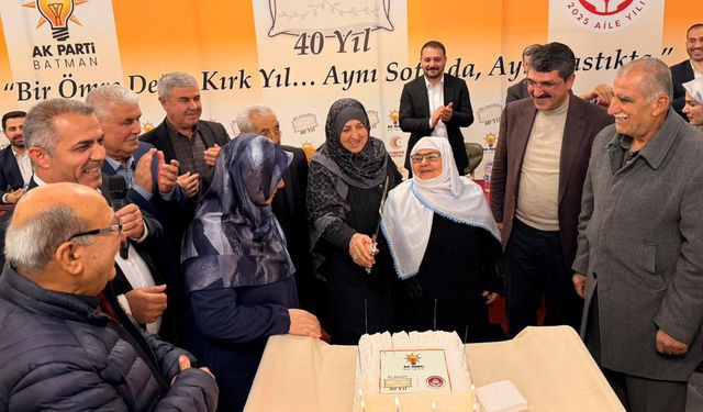 40 yıl evli çiftler yemekte buluştu