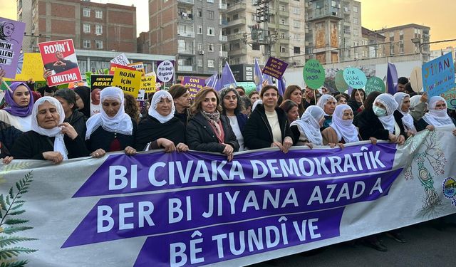 Diyarbakır’da 25 Kasım yürüyüşü başladı