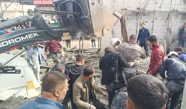 Şanlıurfa'da 2 katlı inşaat çöktü