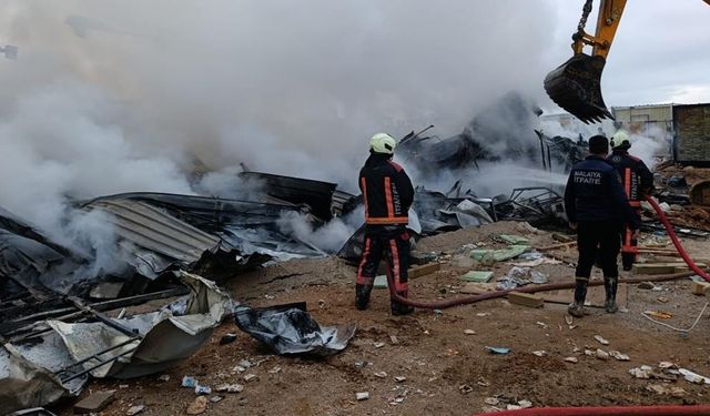 İnşaat işçilerinin kaldığı şantiyede yangın