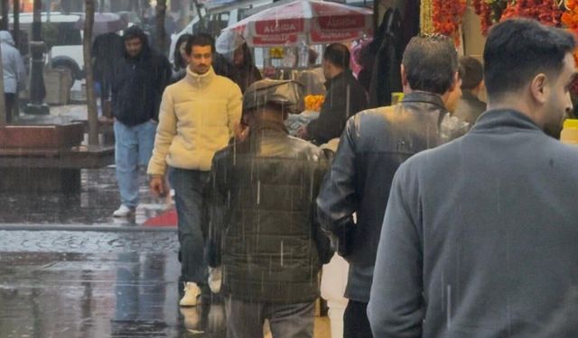 Diyarbakır, sağanak yağmura teslim!