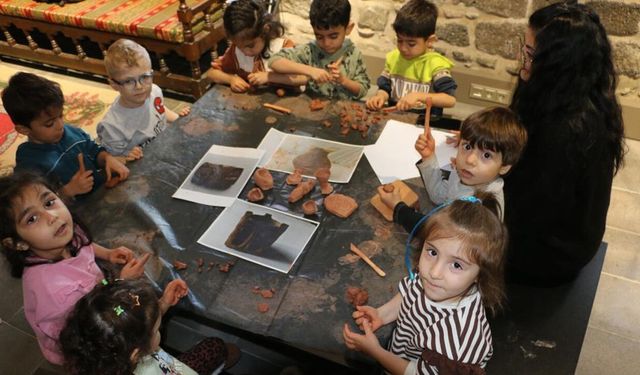 Diyarbakır İçkale Müzesi’nde minik eller tarihe dokunuyor