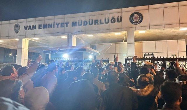 Avukatlar emniyete yürüdü