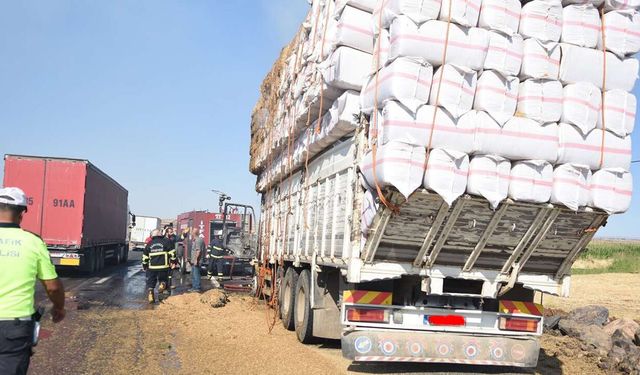Saman yüklü araçtan 11 mülteci çıktı