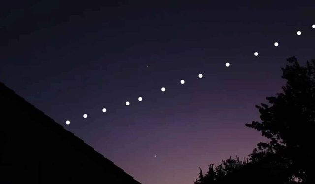 Hakkari'de Starlink uyduları  görüldü