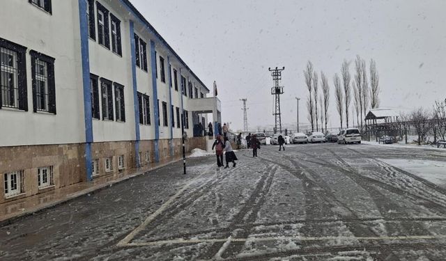 Taşımalı eğitime kar engeli