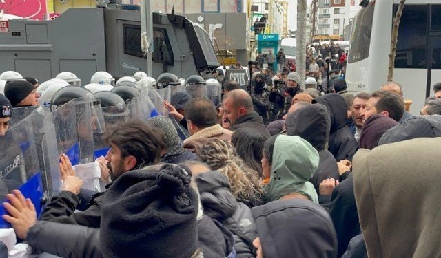 Van’da yürüyüşe müdahale: 100’e yakın gözaltı