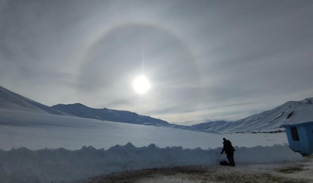 Van'da gökyüzünde görsel şölen