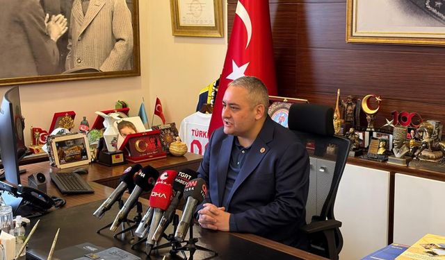 CHP’den istifa etti, Özel hakkında suç duyurusunda bulundu