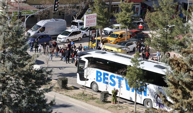 Diyarbakır Silvan’dan kardeşlik konvoyu geçti