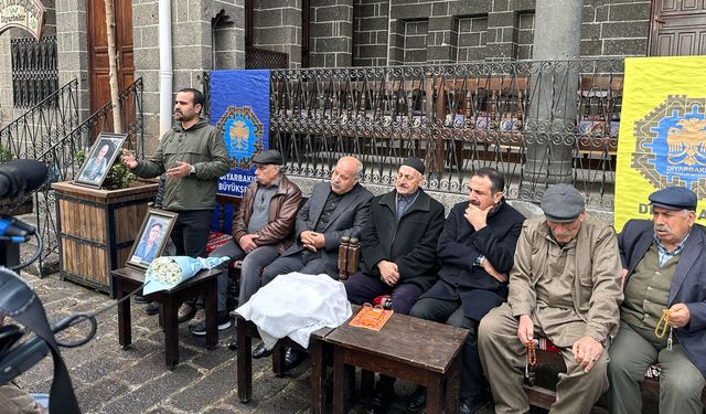 Diyarbakır’daki depremde hayatını kaybeden dengbeje anma