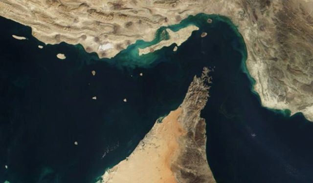 İran, Hürmüz Boğazı’nı ulaşıma kapattı