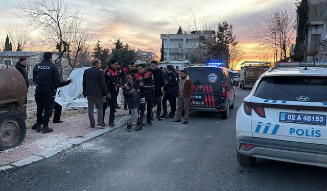 Ailelerin taşlı sopalı kavgasında 2 yaralı, 10 gözaltı