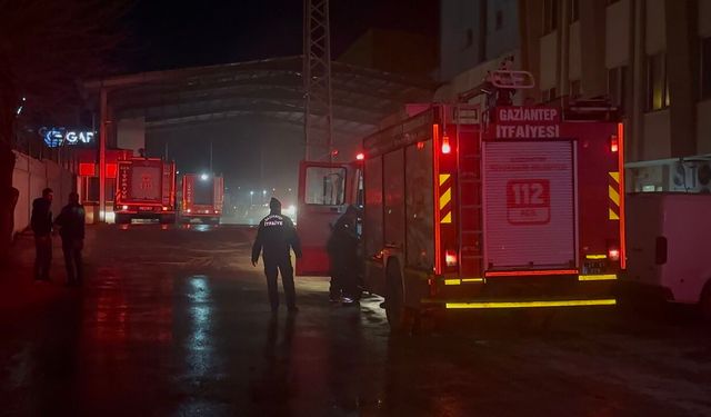 Makarna fabrikası yandı