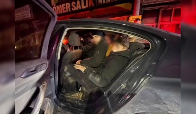 Otomobilden 10 kaçak göçmen çıktı