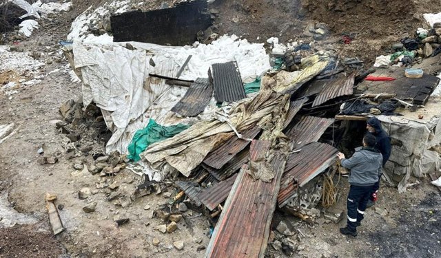 Tandır evi çöktü: Babaanne ile torunu yaralandı