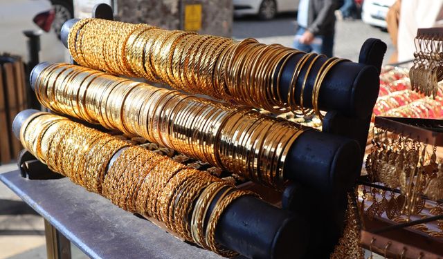 Altın cep yakıyor, imitasyon takıya talep artıyor